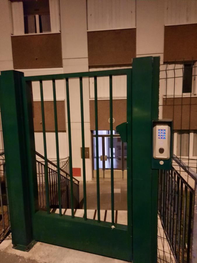 Grand Appartement Fonctionnel Et Calme Sur Lyon8 A 2 Pas Du Metro エクステリア 写真