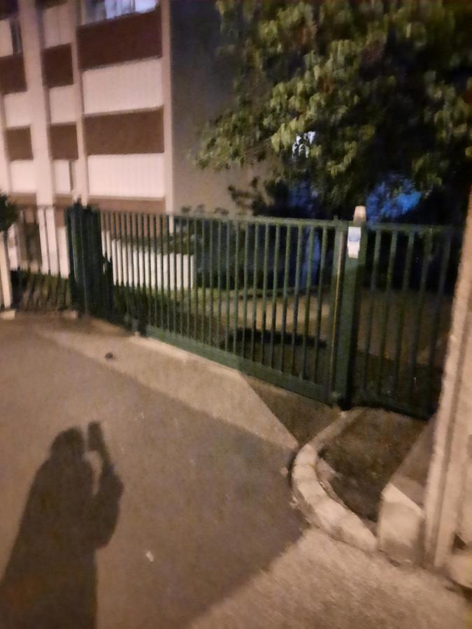 Grand Appartement Fonctionnel Et Calme Sur Lyon8 A 2 Pas Du Metro エクステリア 写真