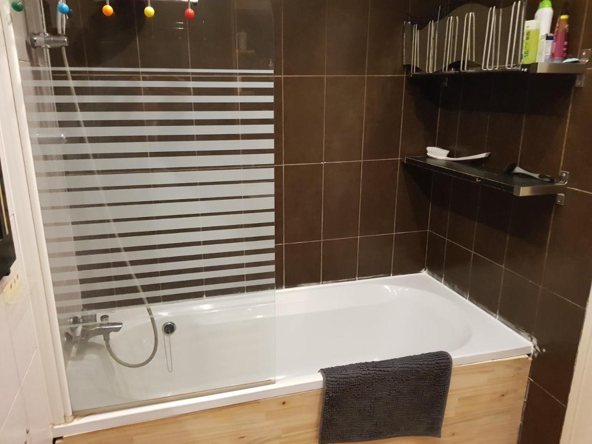 Grand Appartement Fonctionnel Et Calme Sur Lyon8 A 2 Pas Du Metro エクステリア 写真